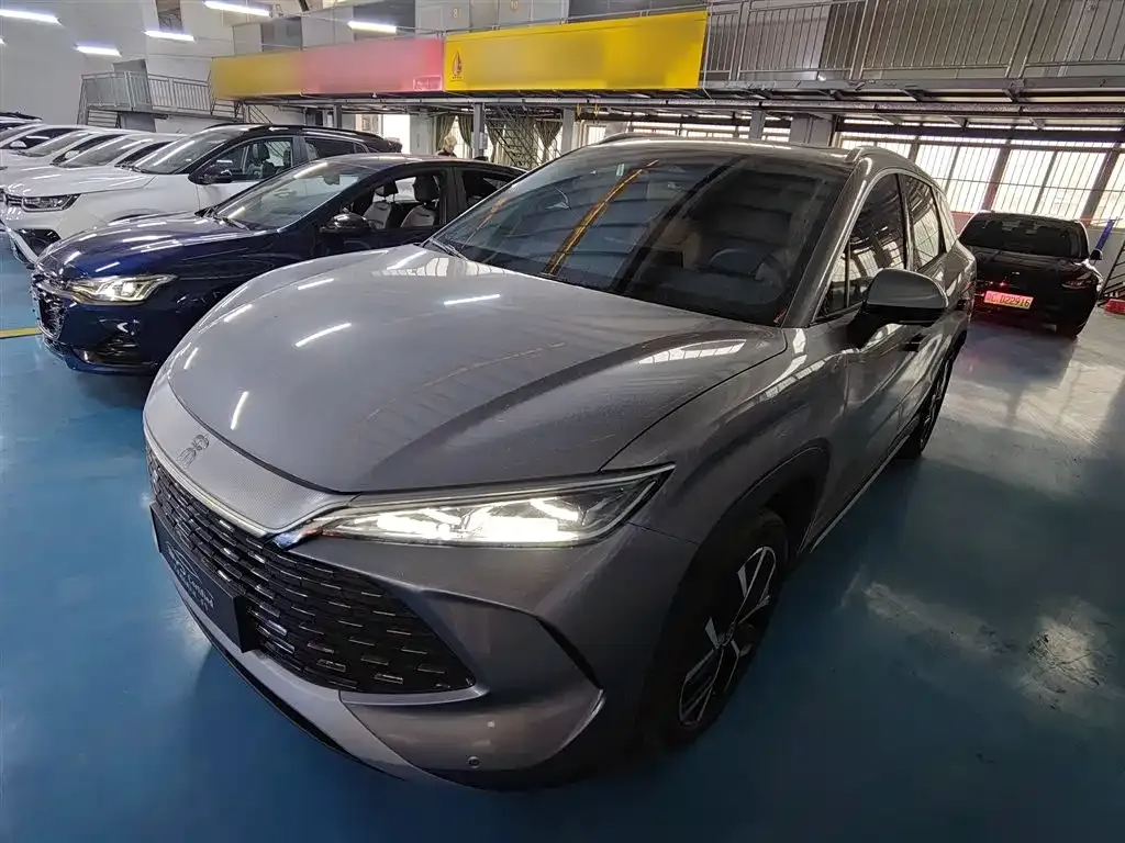 BYD L DM-i — фото 1