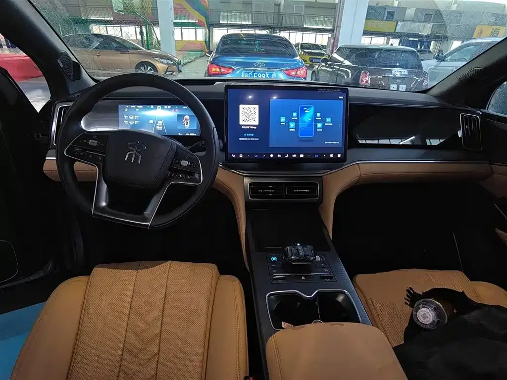 BYD L DM-i — фото 10