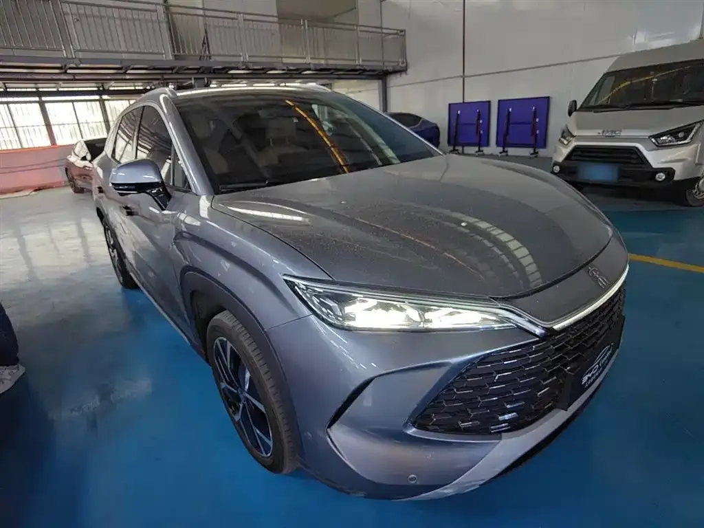 BYD L DM-i — фото 4