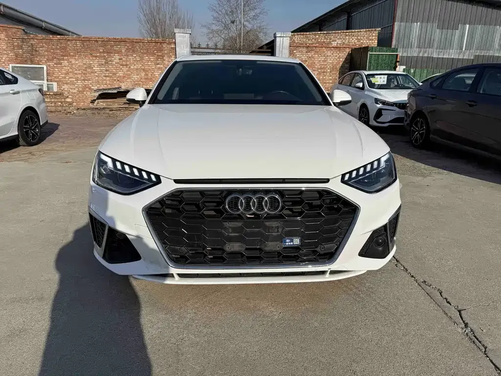 Audi A4L 2021 из CN, фото 8