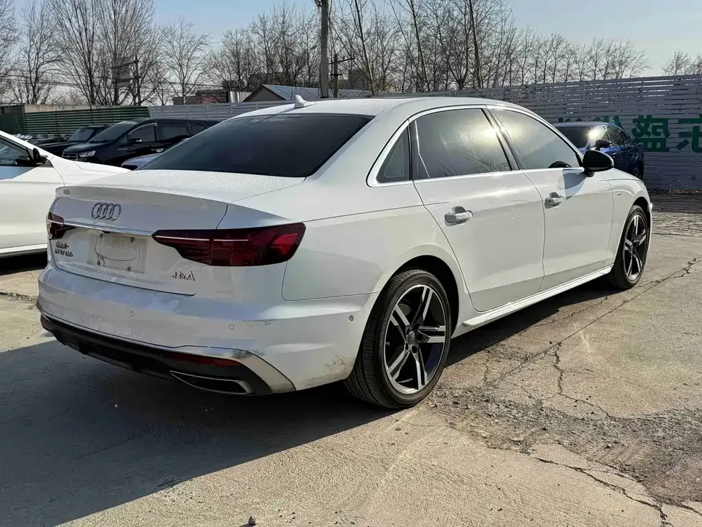Audi A4L 2021 из CN, фото 6