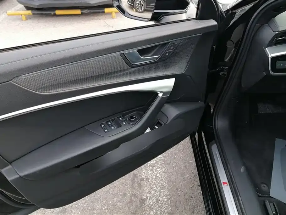 Audi A6L 2021 из CN, фото 5