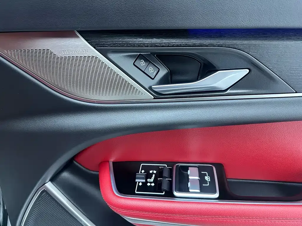 Jaguar XFL 2023 из CN, фото 10