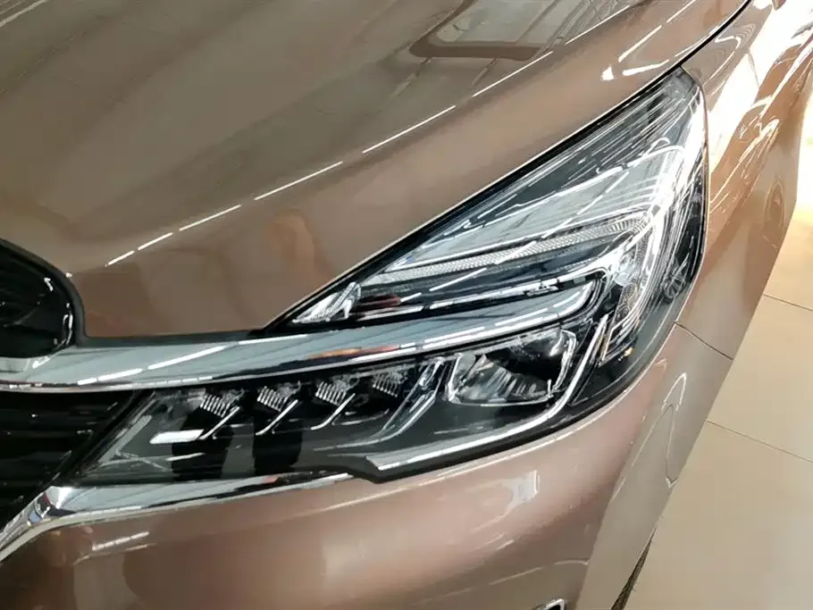Buick GL8 2022 из CN, фото 2