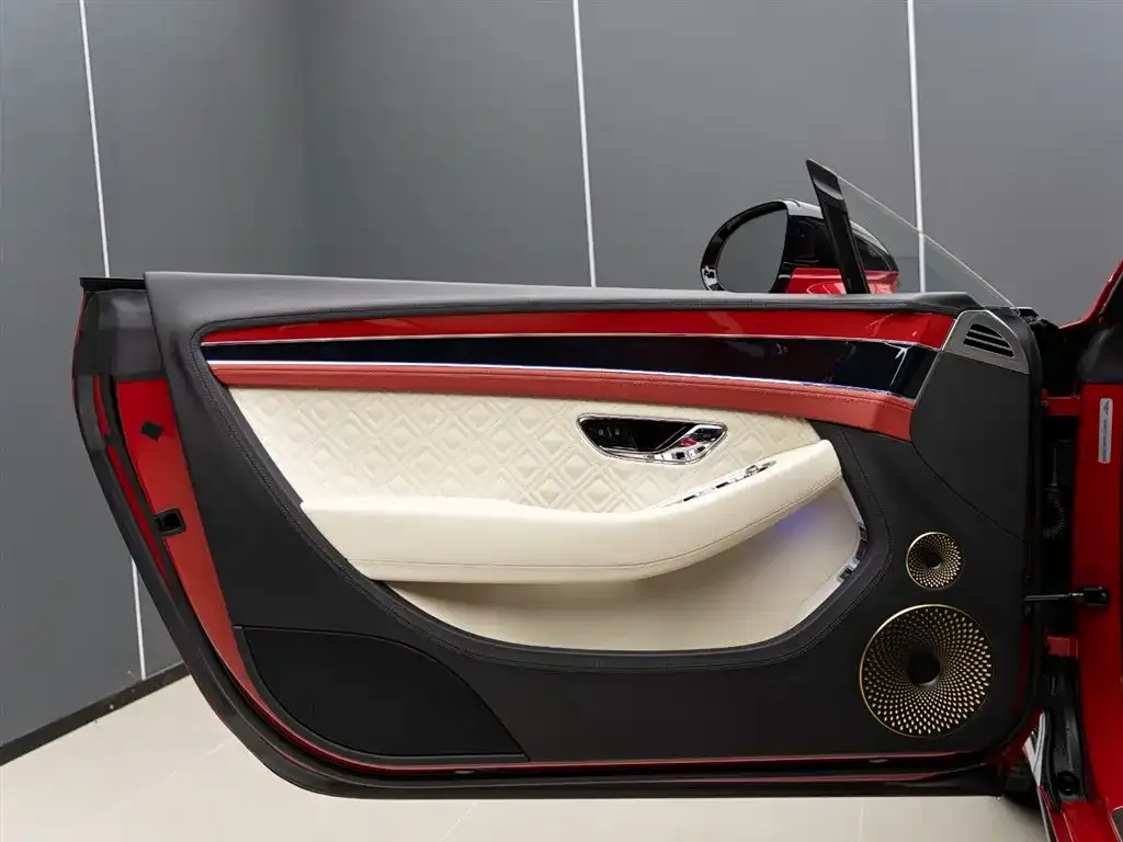 Bentley Continental 2023 из CN, фото 10