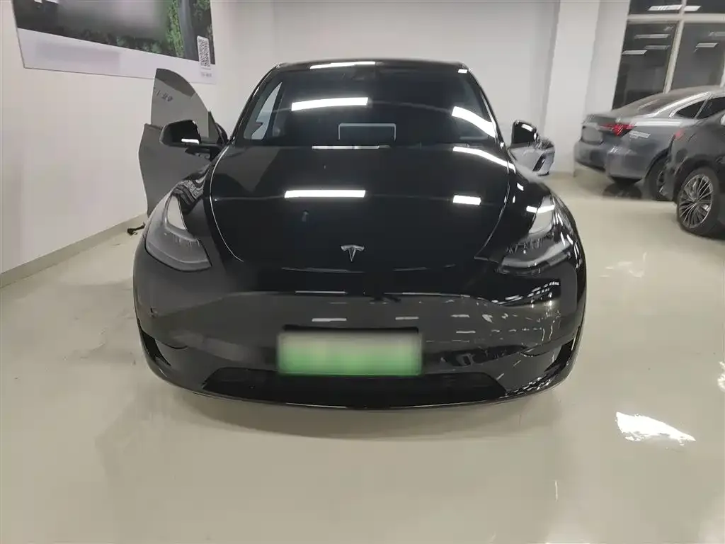 Tesla Model Y 2023 из CN, фото 2
