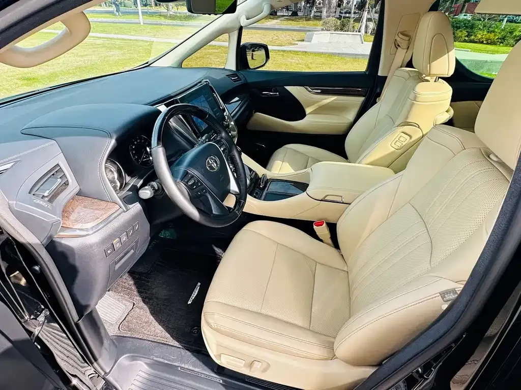 Toyota Vellfire 2022 из CN, фото 8