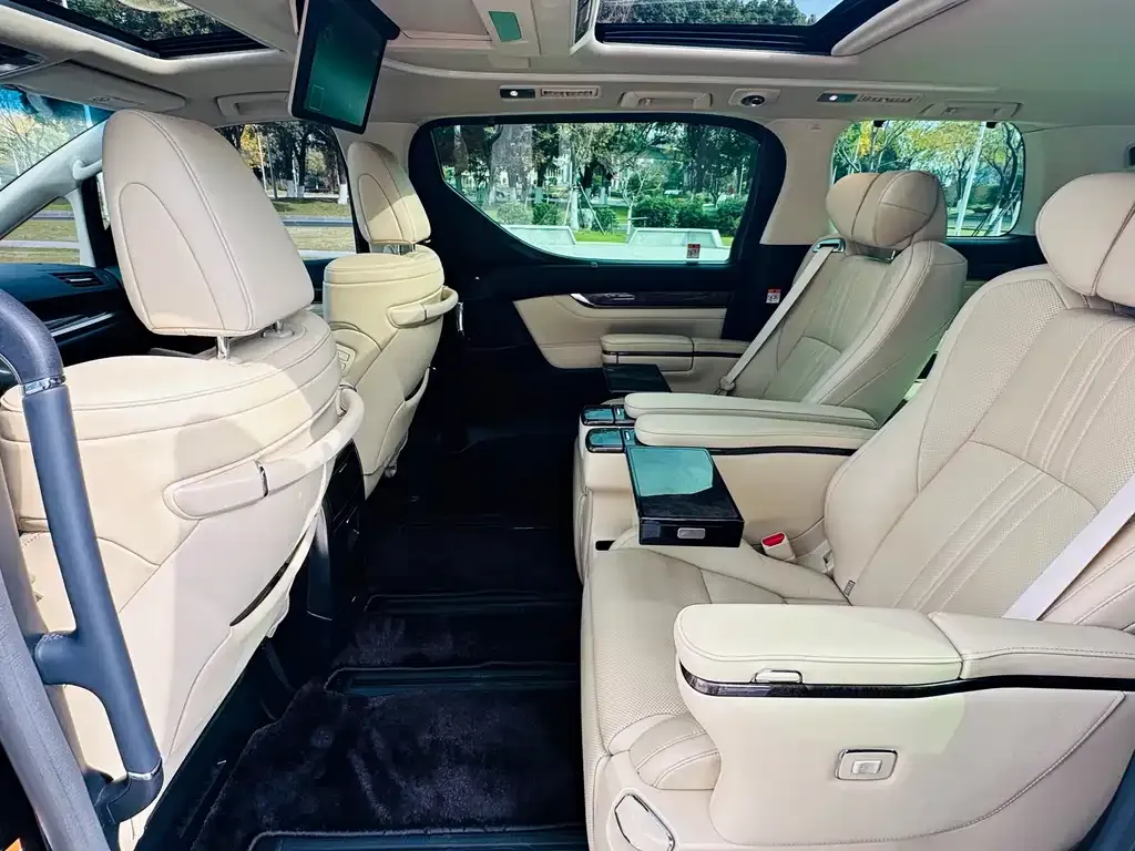 Toyota Vellfire 2022 из CN, фото 2
