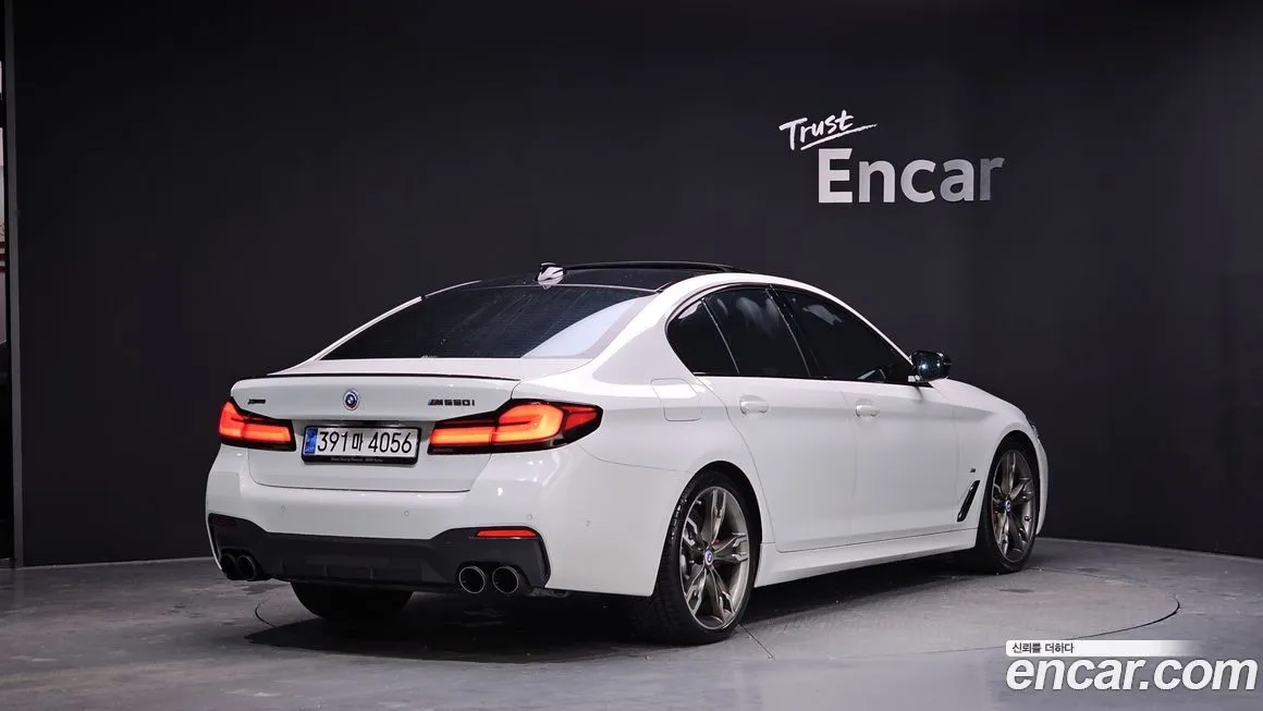BMW 5-Series — фото 10