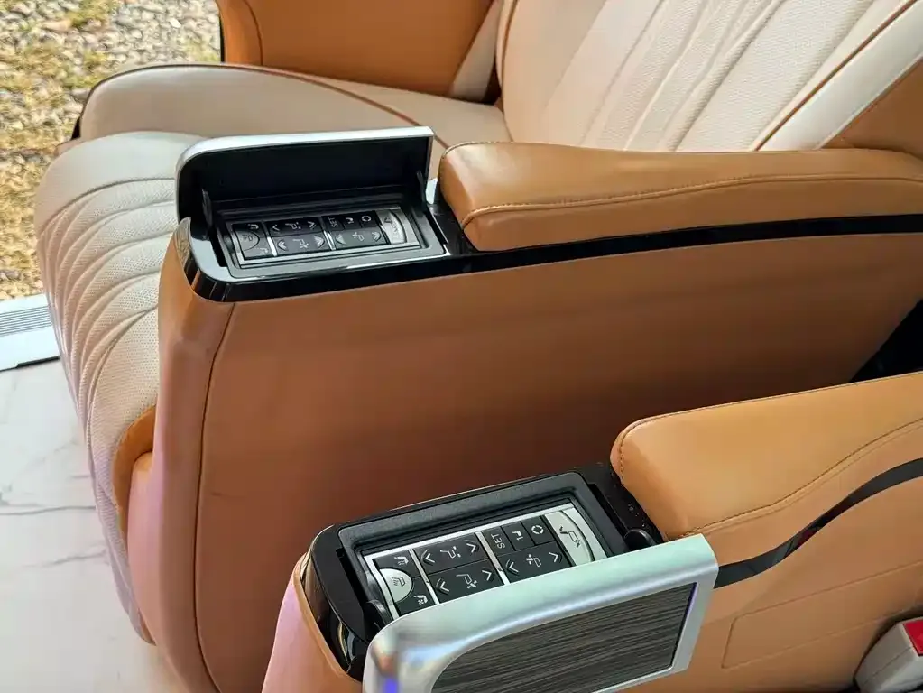 Toyota Granvia 2023 из CN, фото 3