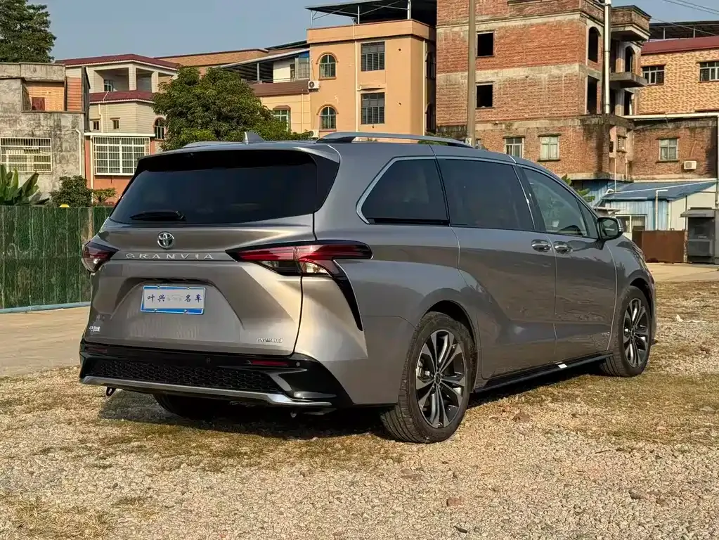 Toyota Granvia 2023 из CN, фото 7