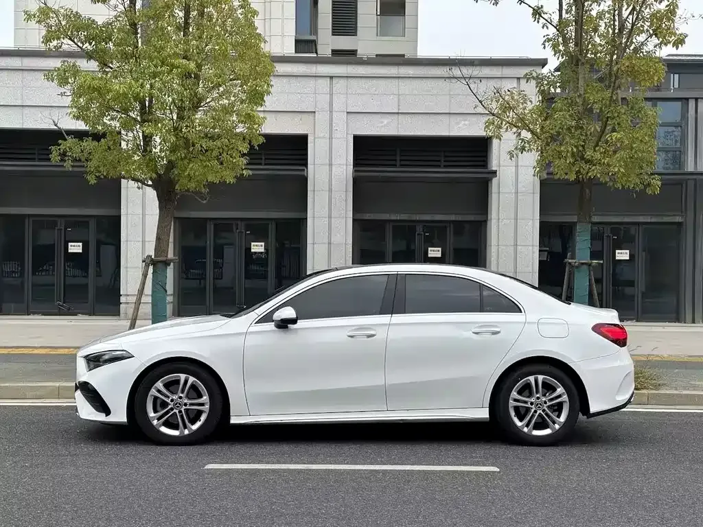 Mercedes-Benz A-Class — фото 2
