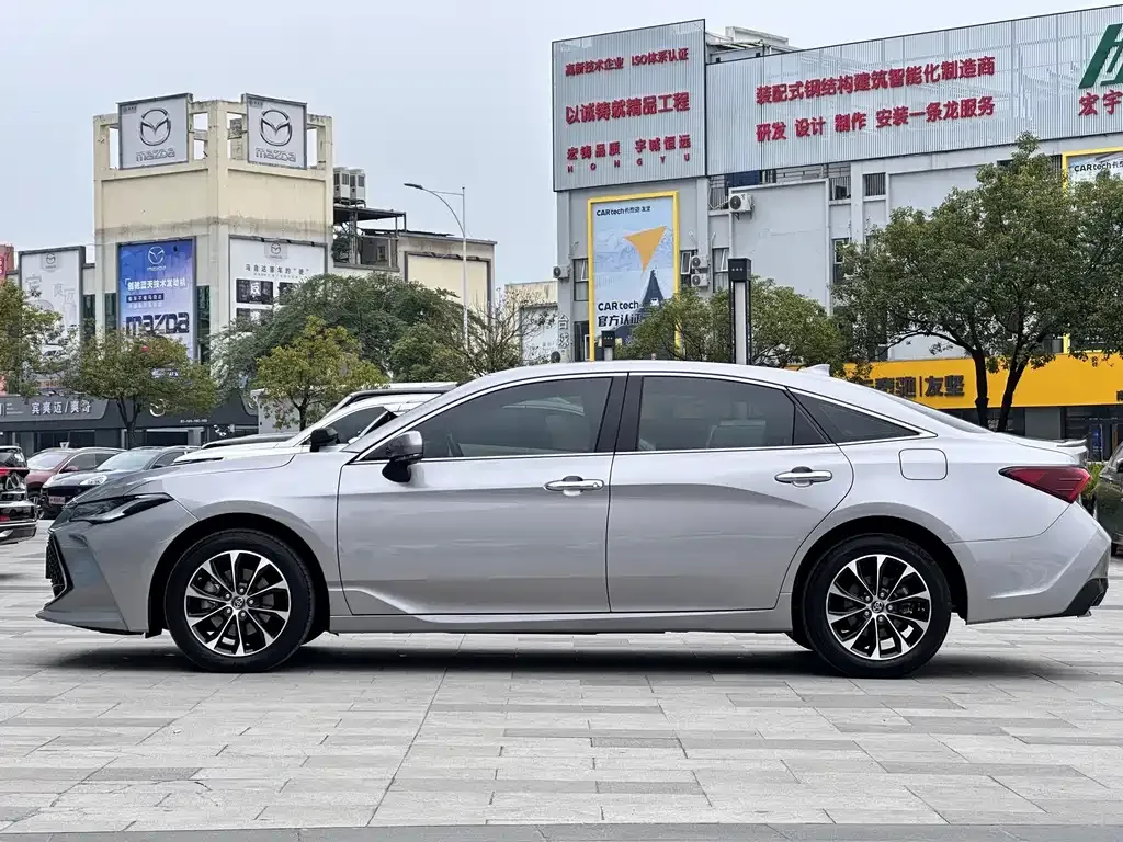 Toyota Avalon — фото 10