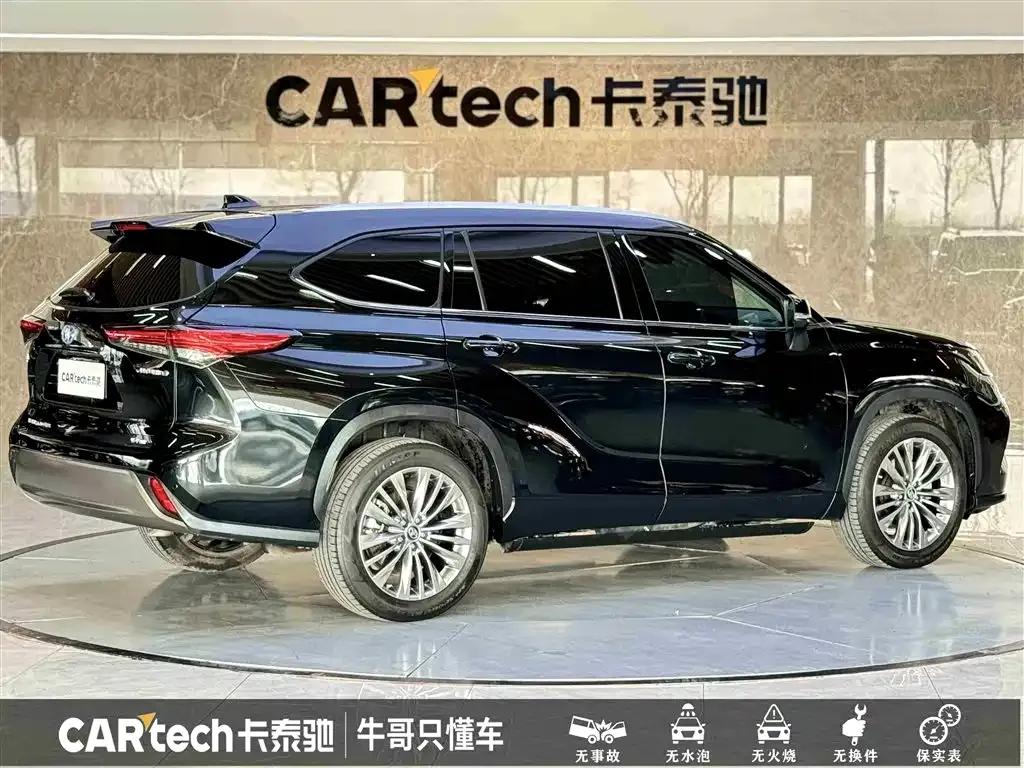 Toyota Highlander — фото 8
