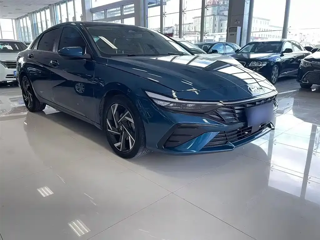 Hyundai Elantra 2023 из CN, фото 4