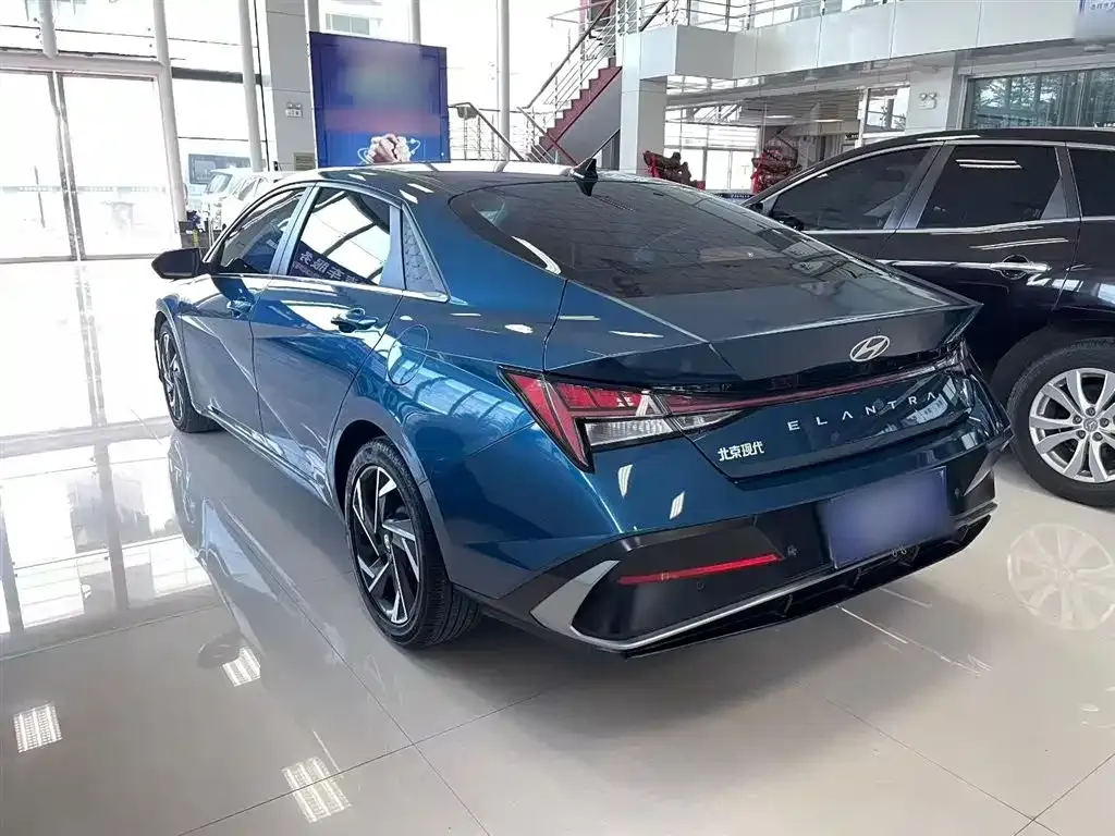 Hyundai Elantra 2023 из CN, фото 3