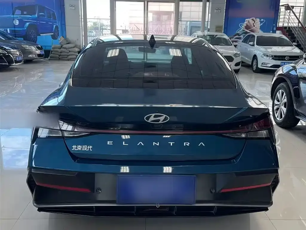 Hyundai Elantra 2023 из CN, фото 7