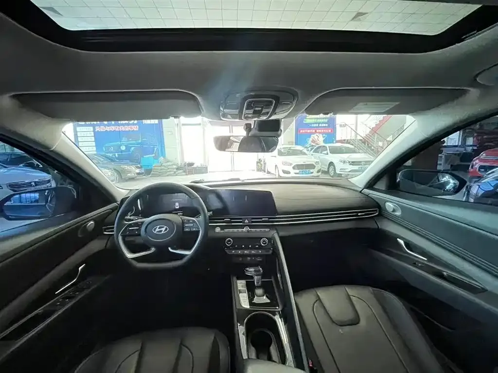 Hyundai Elantra 2023 из CN, фото 9