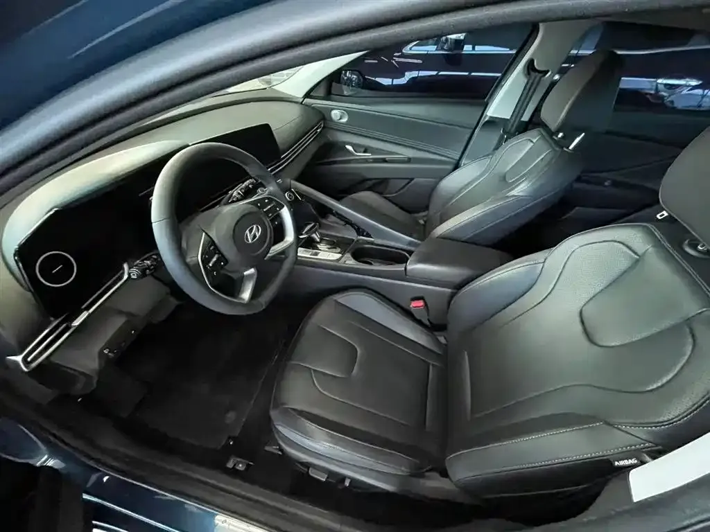 Hyundai Elantra 2023 из CN, фото 5