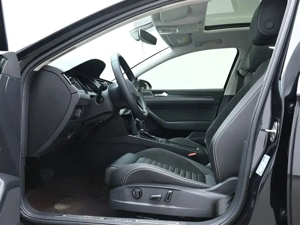 Volkswagen Magotan 2022 из CN, фото 9