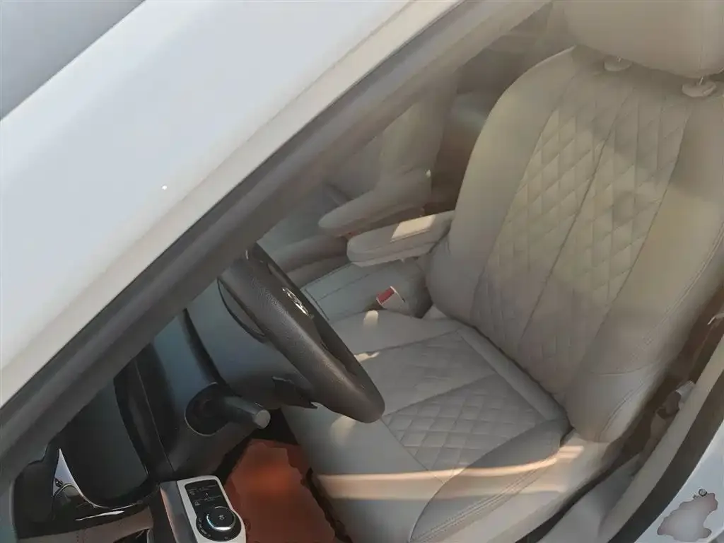Buick GL8 2023 из CN, фото 2