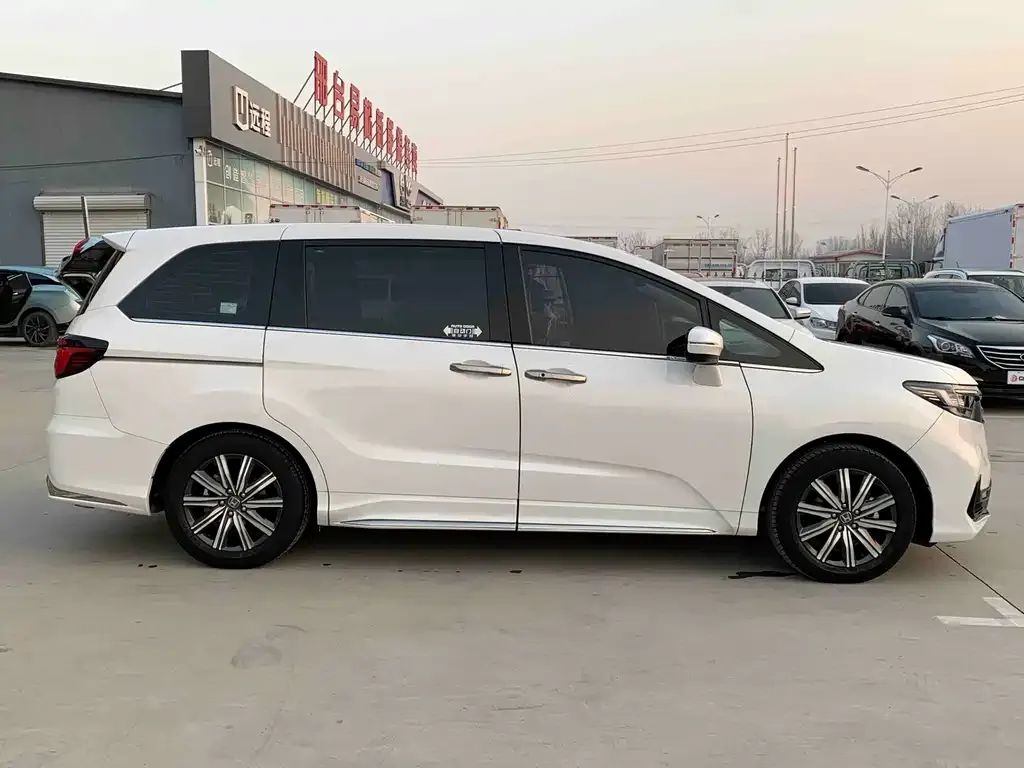 Honda Odyssey 2023 из CN, фото 7