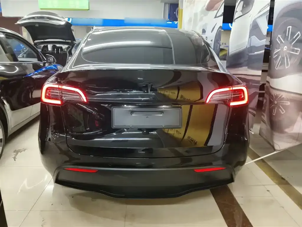 Tesla Model Y — фото 3