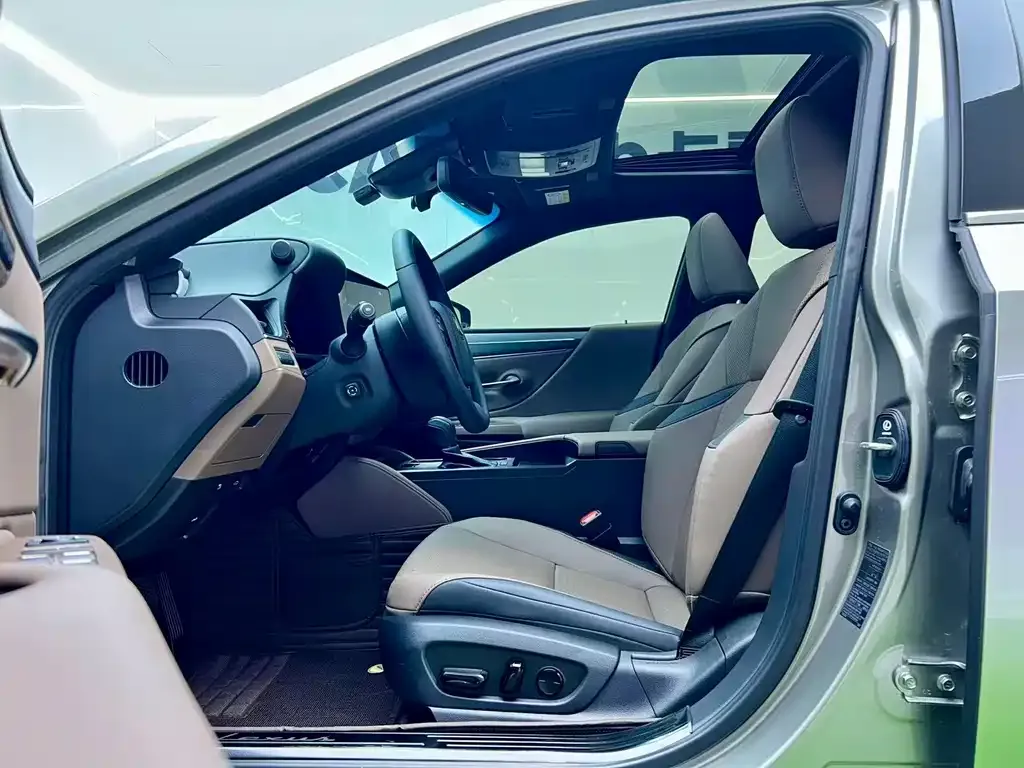 Lexus ES 2025 из CN, фото 8