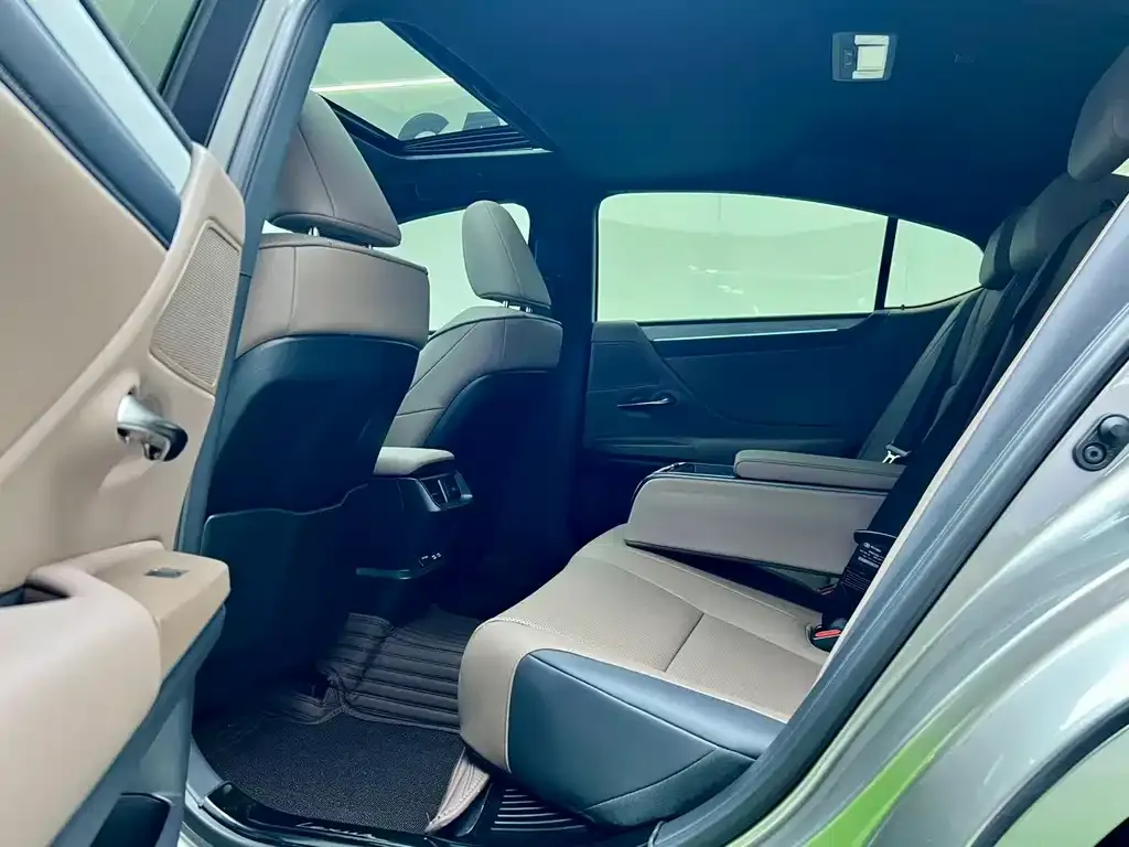 Lexus ES 2025 из CN, фото 7