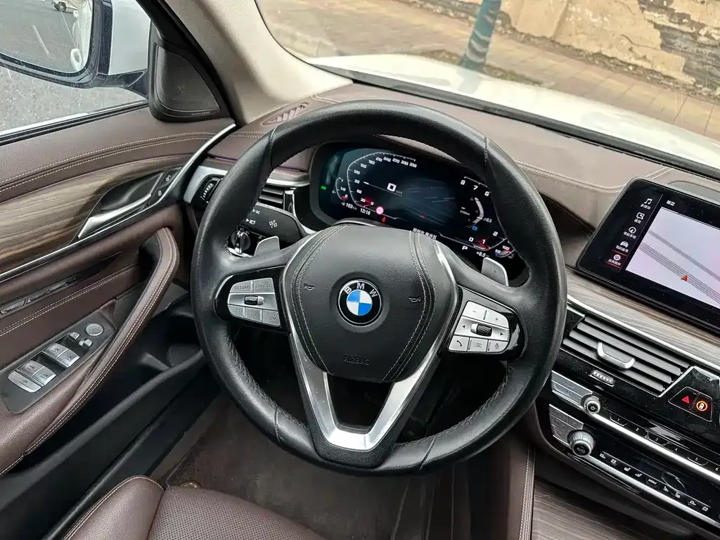 BMW 5 Series 2022 из CN, фото 8
