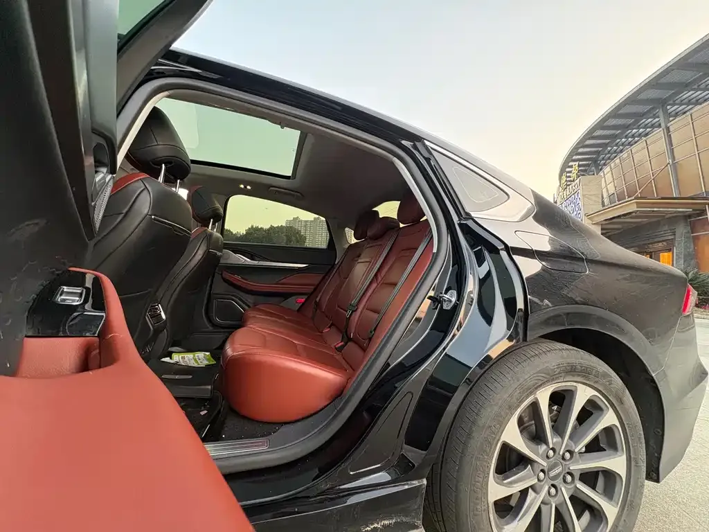 Lincoln Z 2023 из CN, фото 8