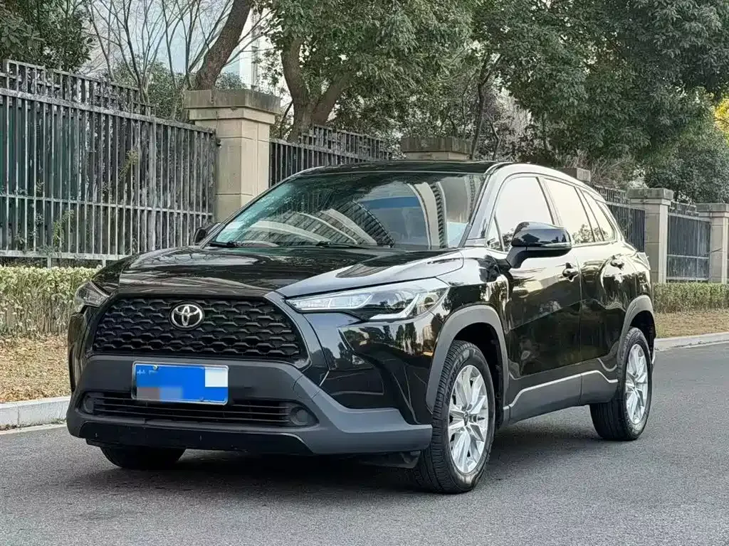 Toyota Corolla Cross 2023 из CN, фото 1
