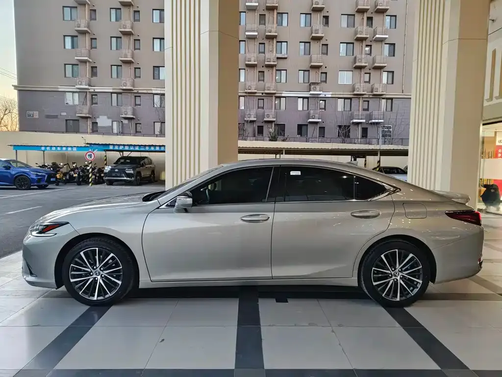 Lexus ES 2024 из CN, фото 4