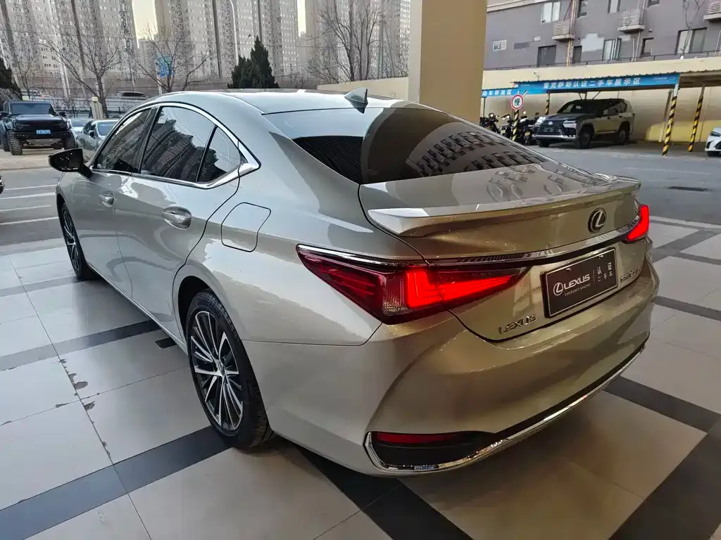 Lexus ES 2024 из CN, фото 8