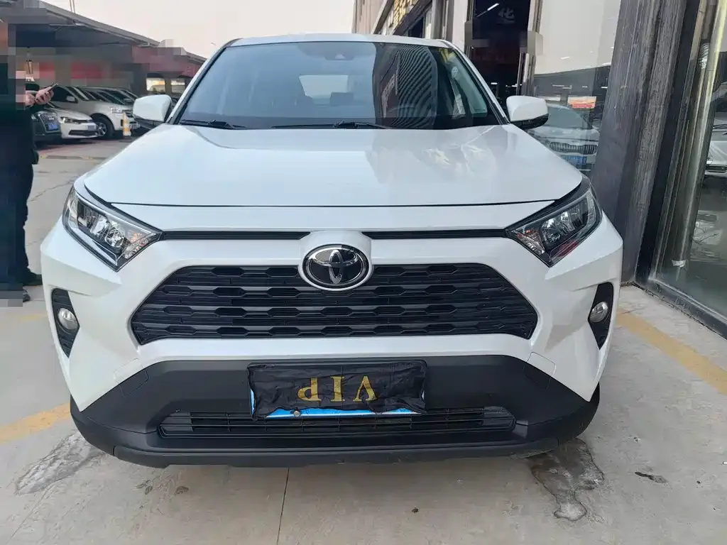 Toyota RAV4 2023 из CN, фото 4