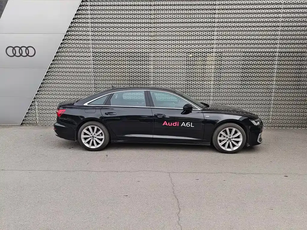 Audi A6L 2024 из CN, фото 4