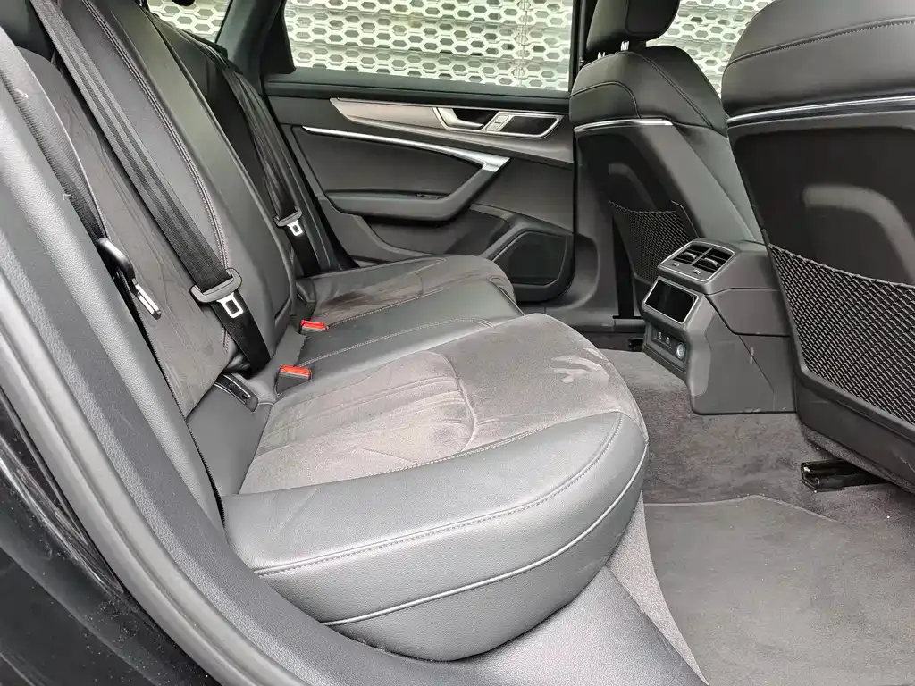 Audi A6L 2024 из CN, фото 7