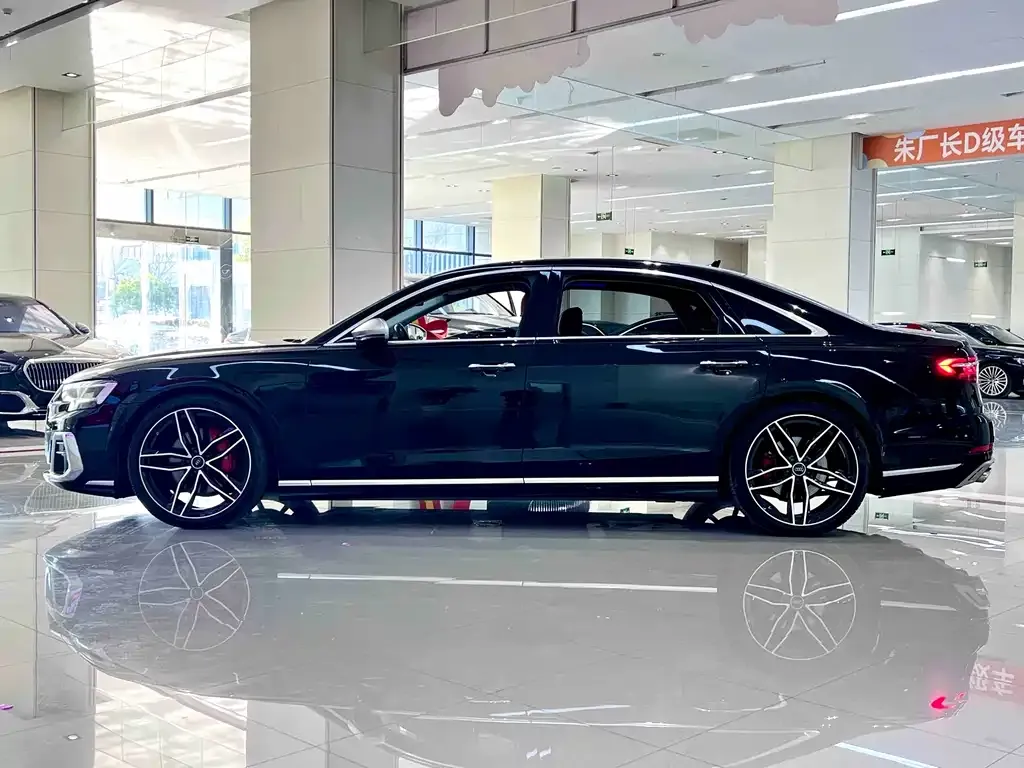 Audi A8 2024 из CN, фото 3