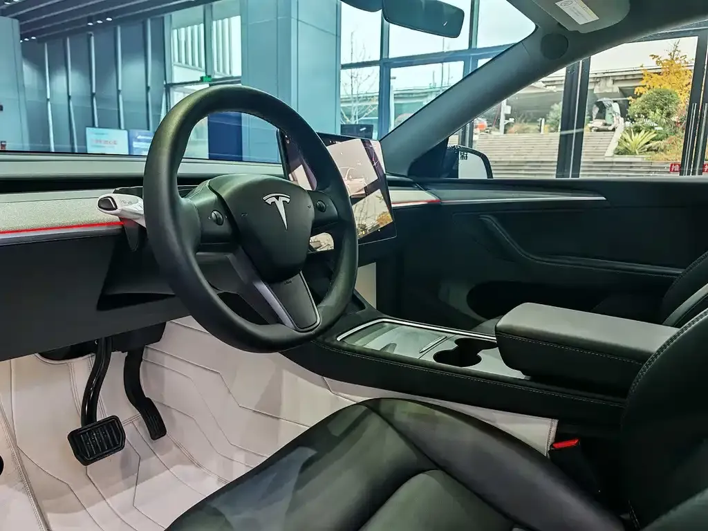Tesla Model Y 2024 из CN, фото 7