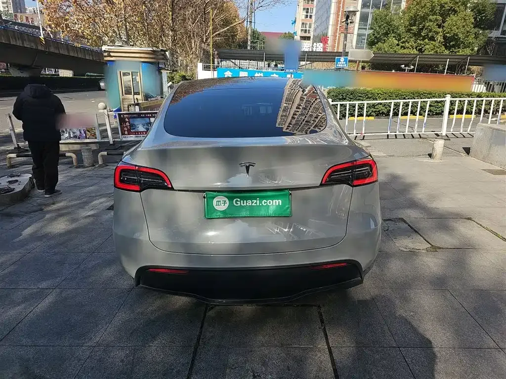 Tesla Model Y — фото 7