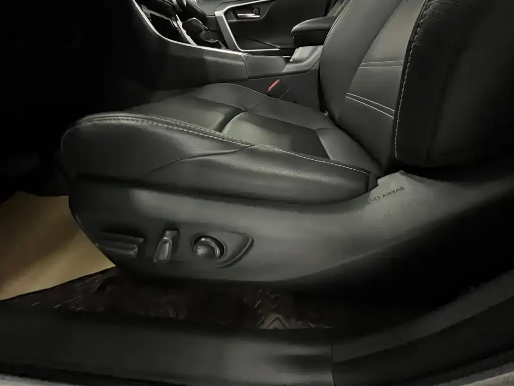 Toyota Wildlander 2021 из CN, фото 8