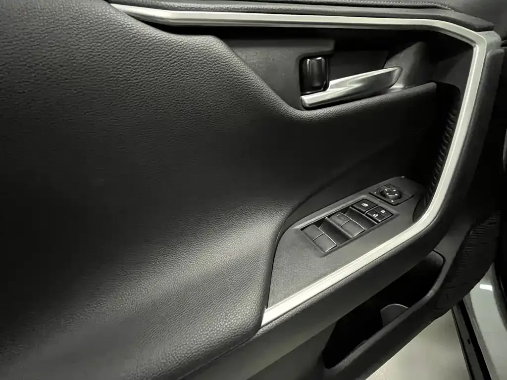 Toyota Wildlander 2021 из CN, фото 9