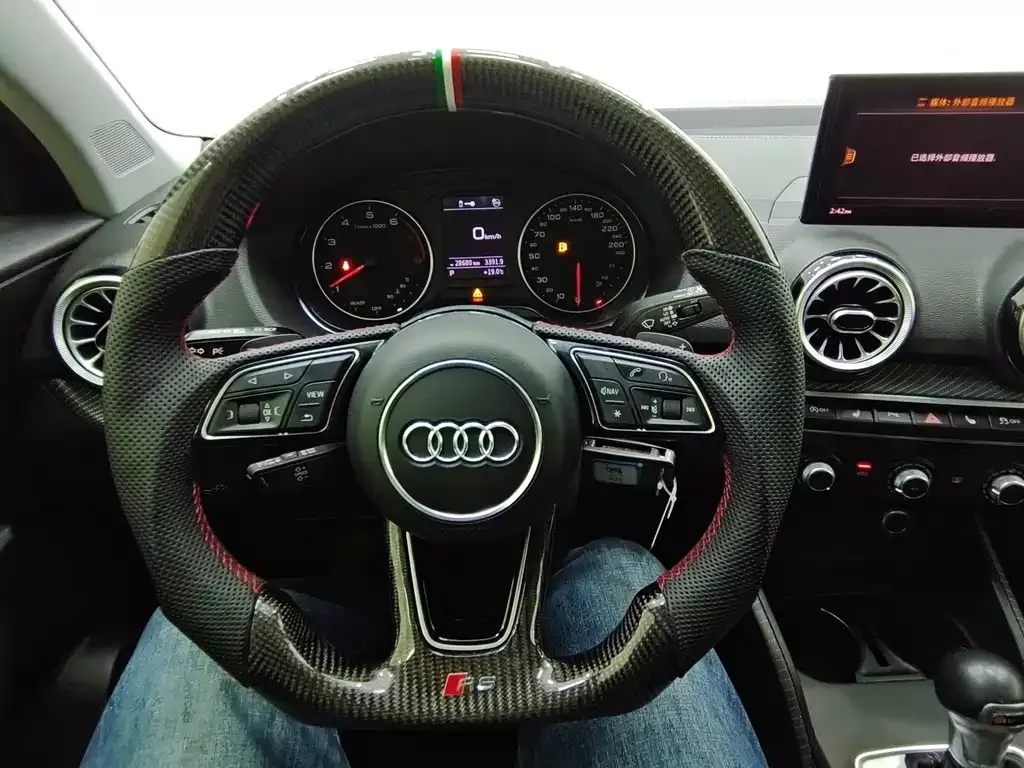 Audi Q2L 2023 из CN, фото 10