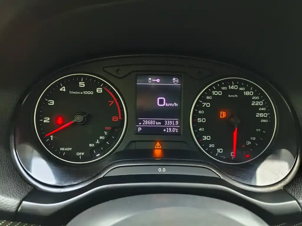 Audi Q2L 2023 из CN, фото 3