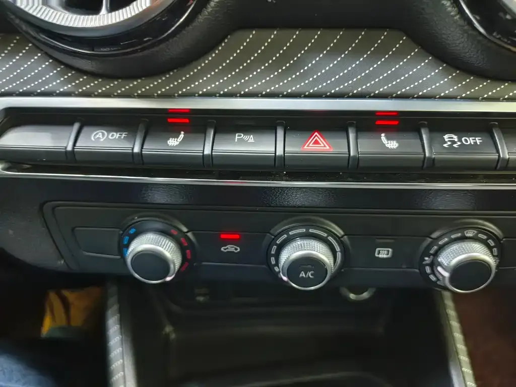 Audi Q2L 2023 из CN, фото 9