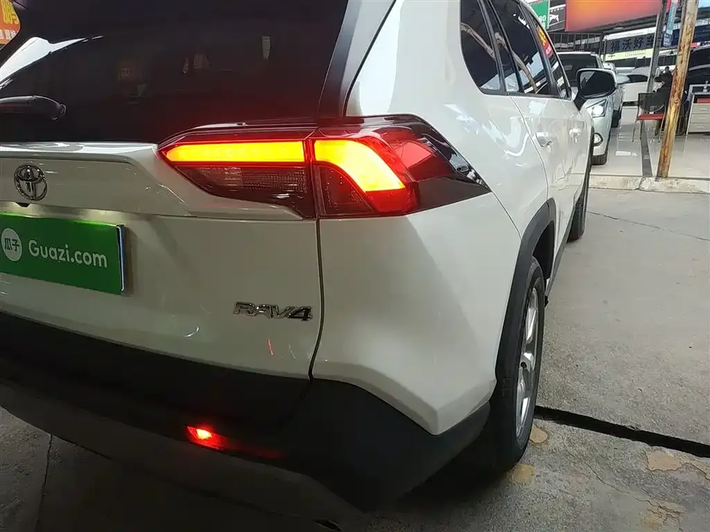 Toyota RAV4 2021 из CN, фото 8