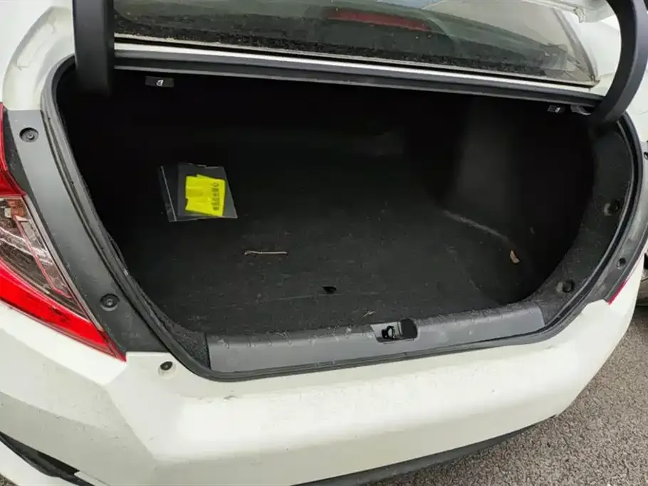 Honda Civic 2022 из CN, фото 2
