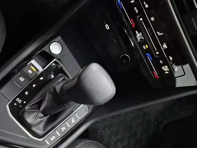 Volkswagen Tiguan L 2023 из CN, фото 3