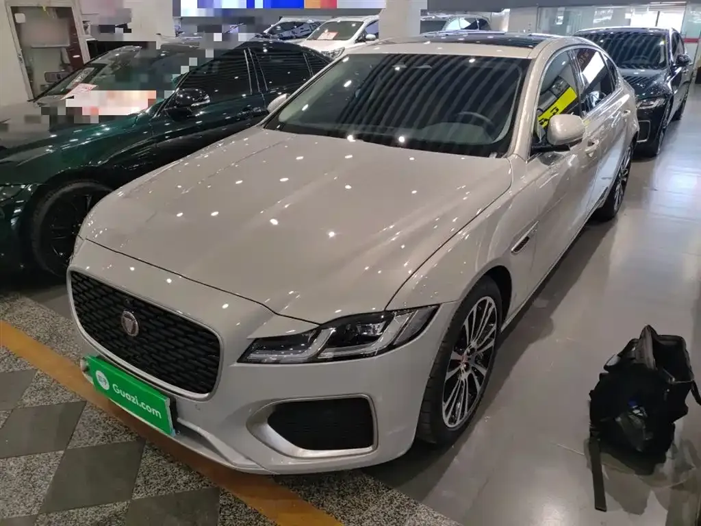 Jaguar XFL — фото 1