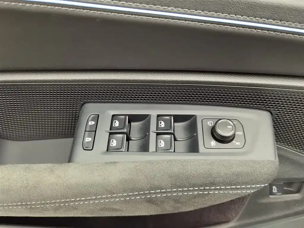 Volkswagen Passat — фото 8